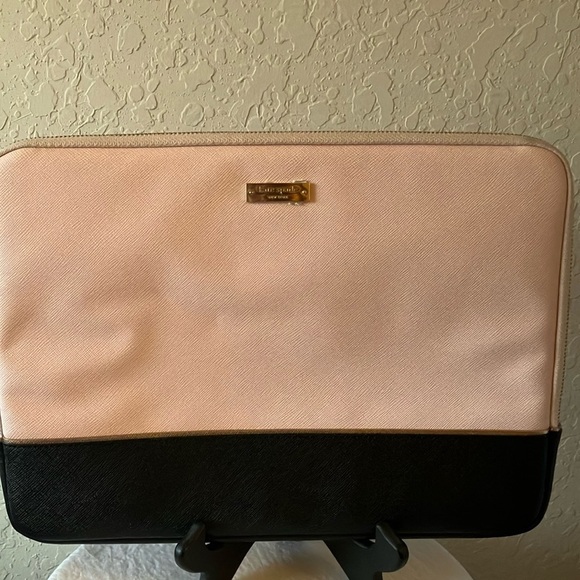 Kate Spade: Pink& Black Padded Laptop Sleeve- Gold Tone - Picture 1 of 16